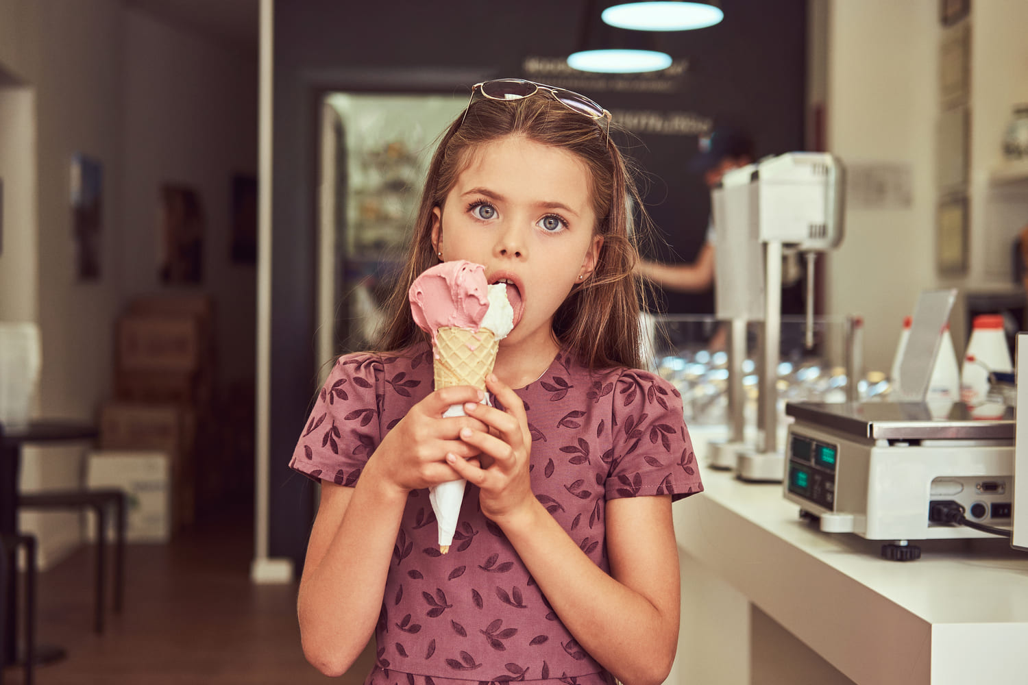 bambina con gelato